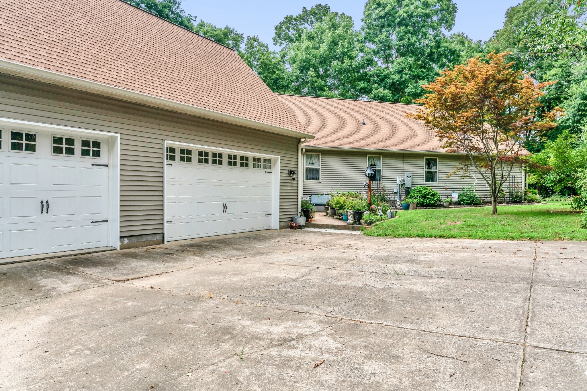 7197 Highland Rd