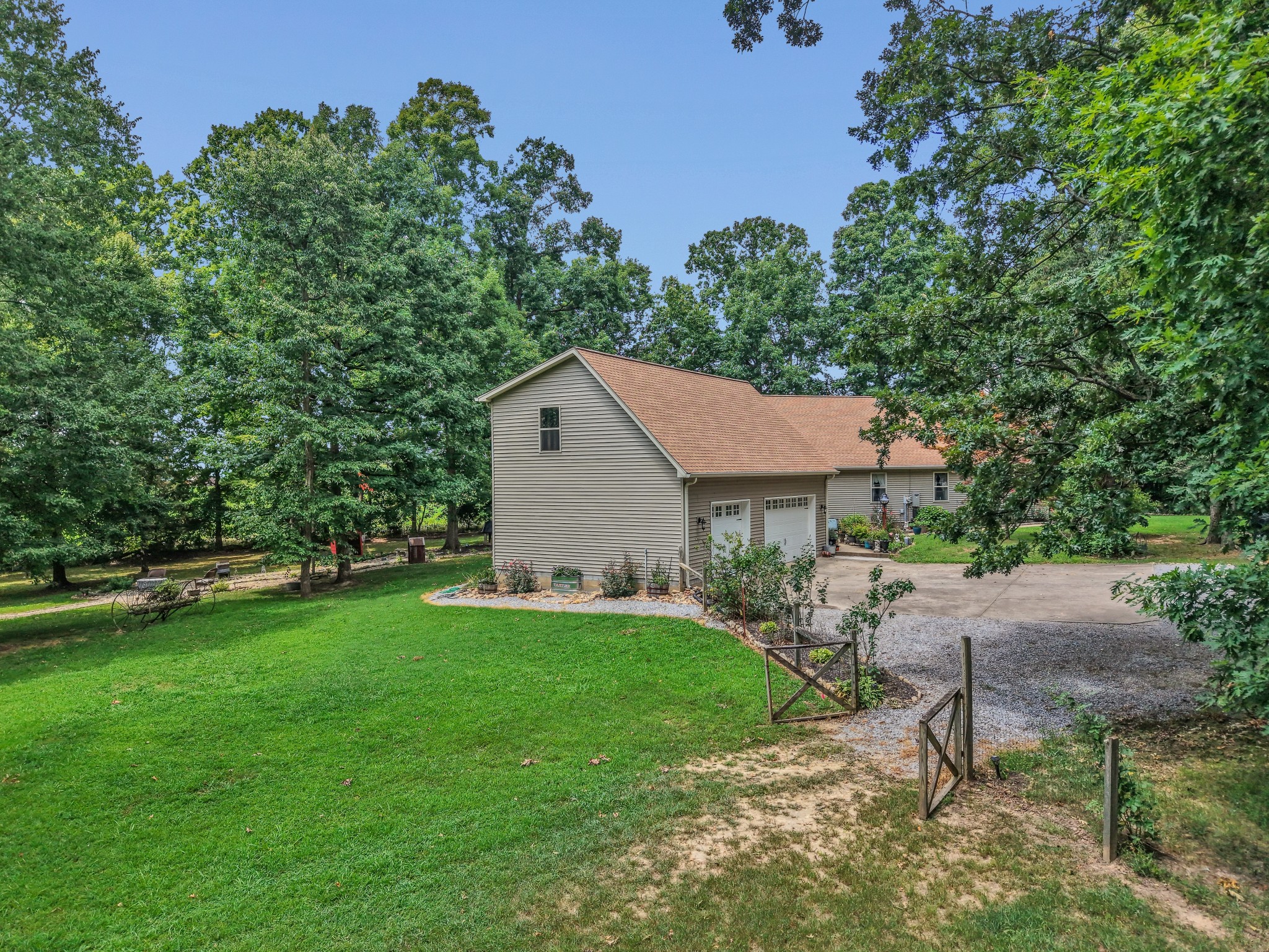 7197 Highland Rd