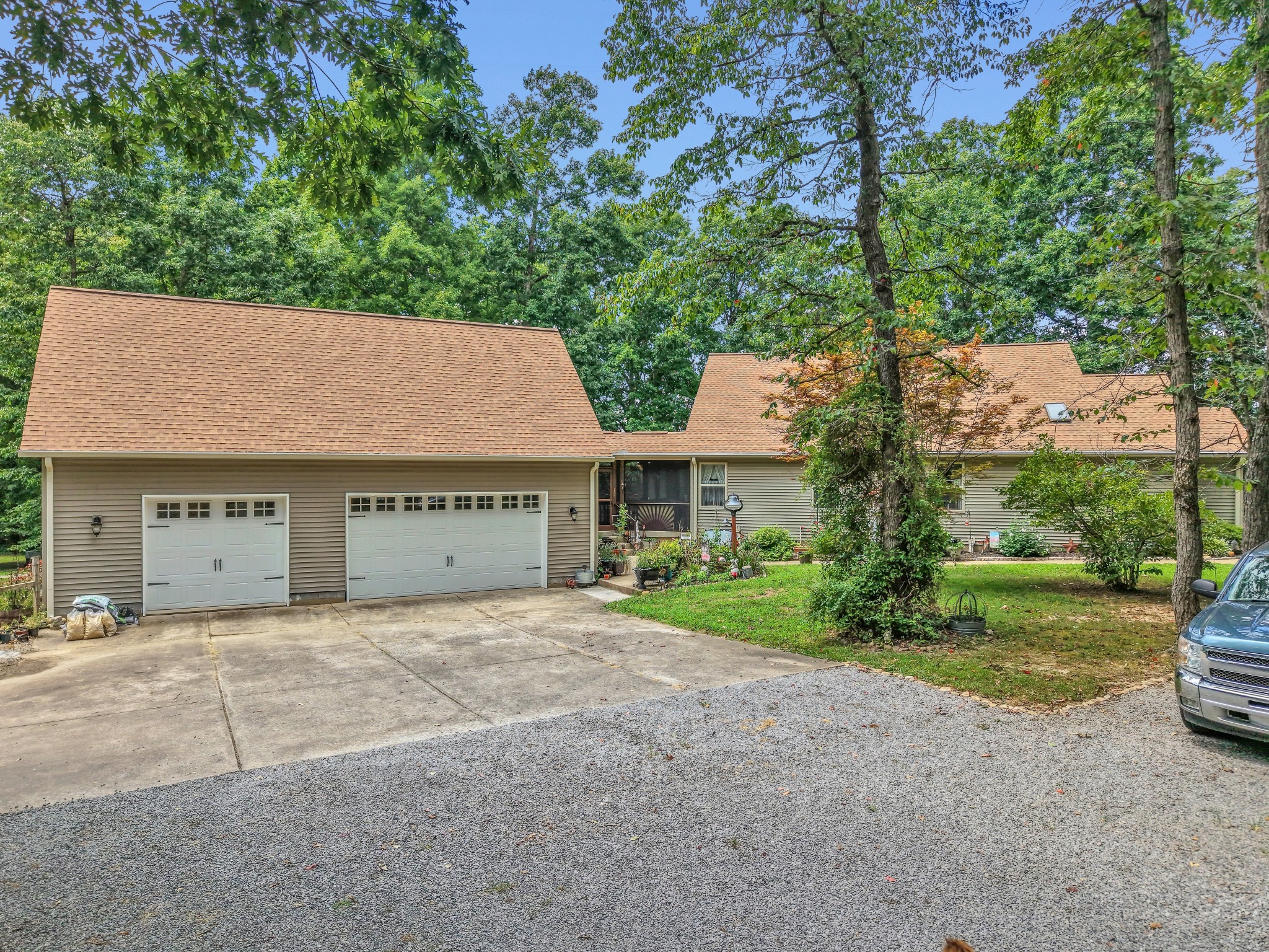 7197 Highland Rd