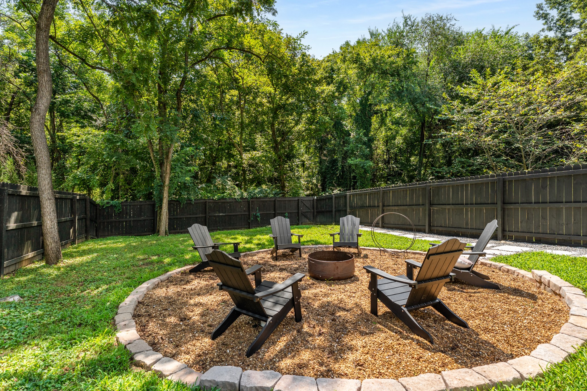 807B Porter Rd