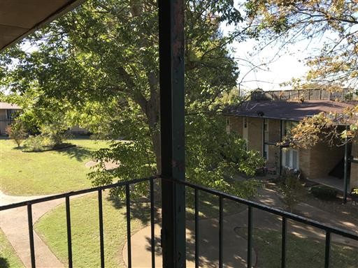 555 N DuPont Ave Unit: C48