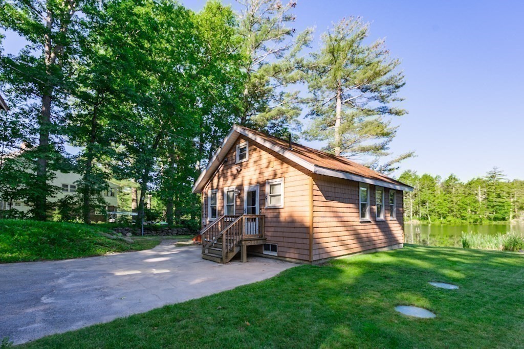 9 Cranberry Meadow Shore Rd