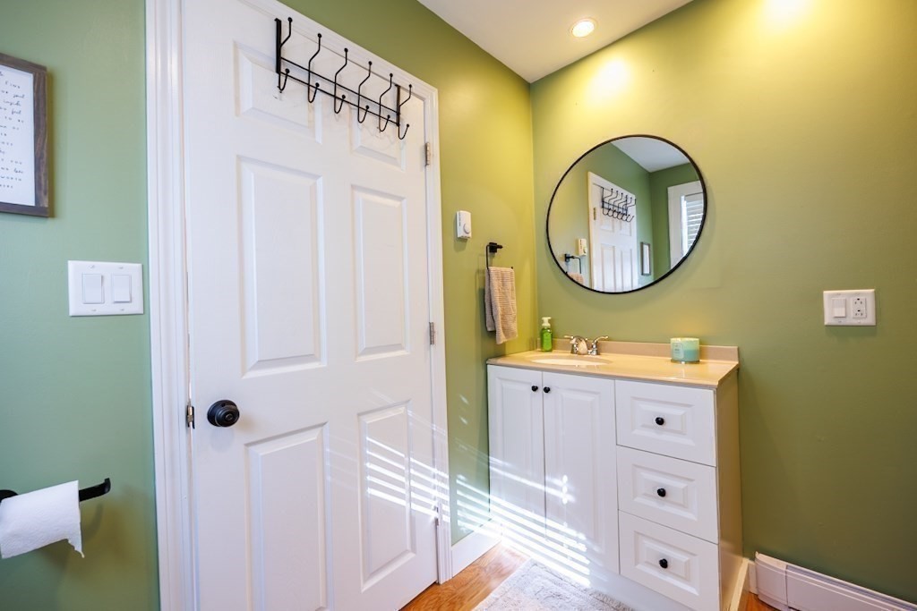 9 Cranberry Meadow Shore Rd