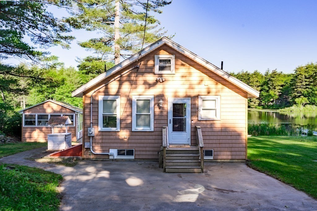 9 Cranberry Meadow Shore Rd