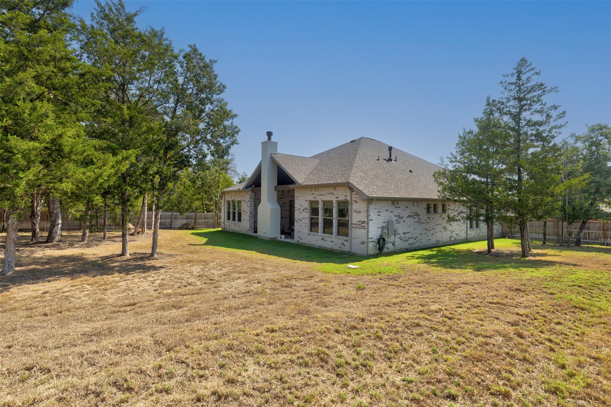132 Darst LN