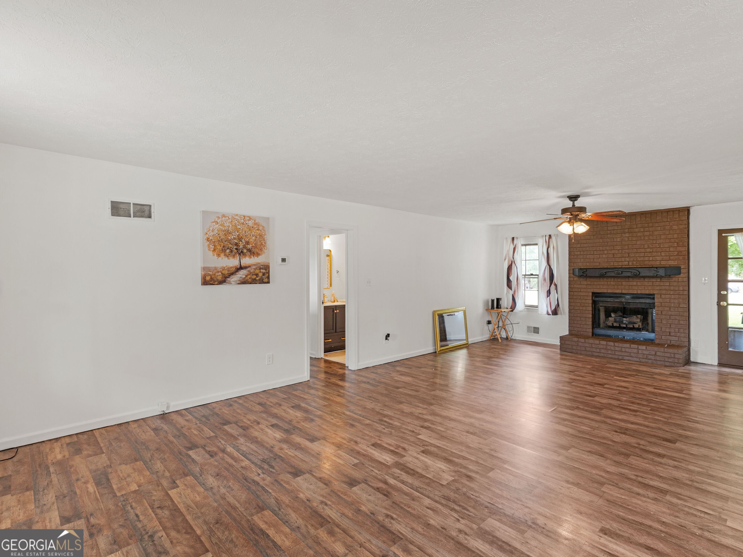 121 Rosser Road