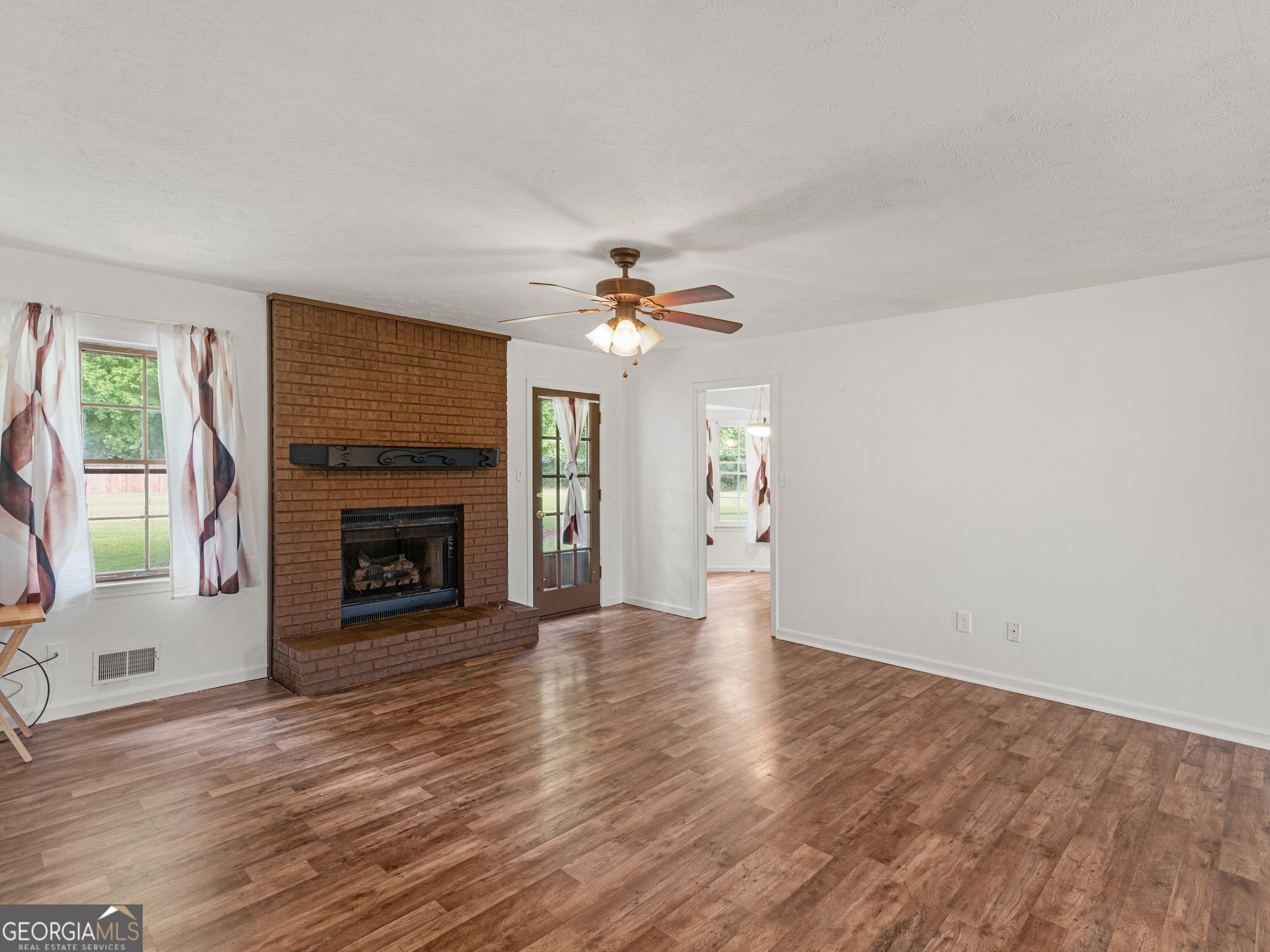 121 Rosser Road