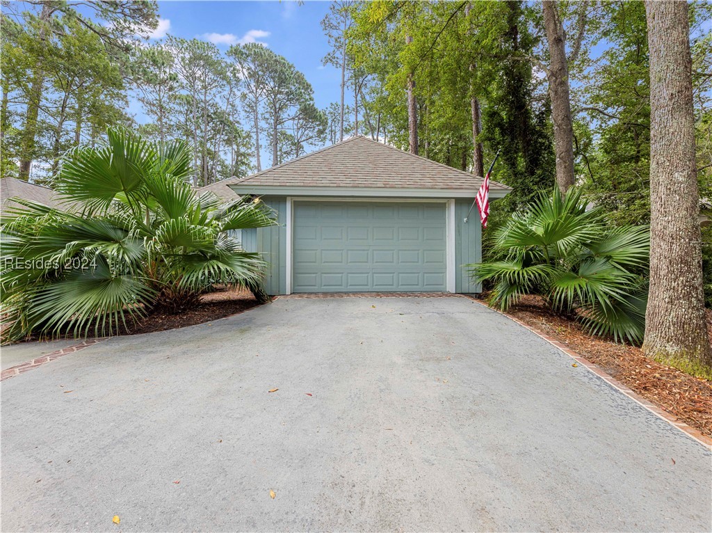 9 Sweetwater Ln