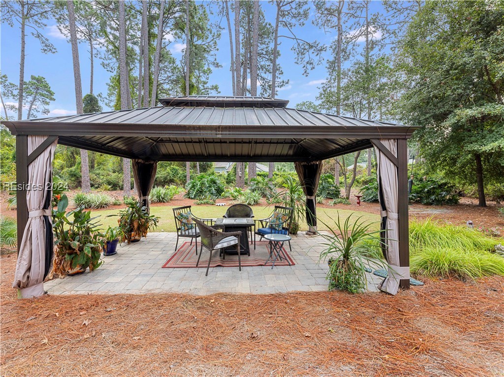 9 Sweetwater Ln