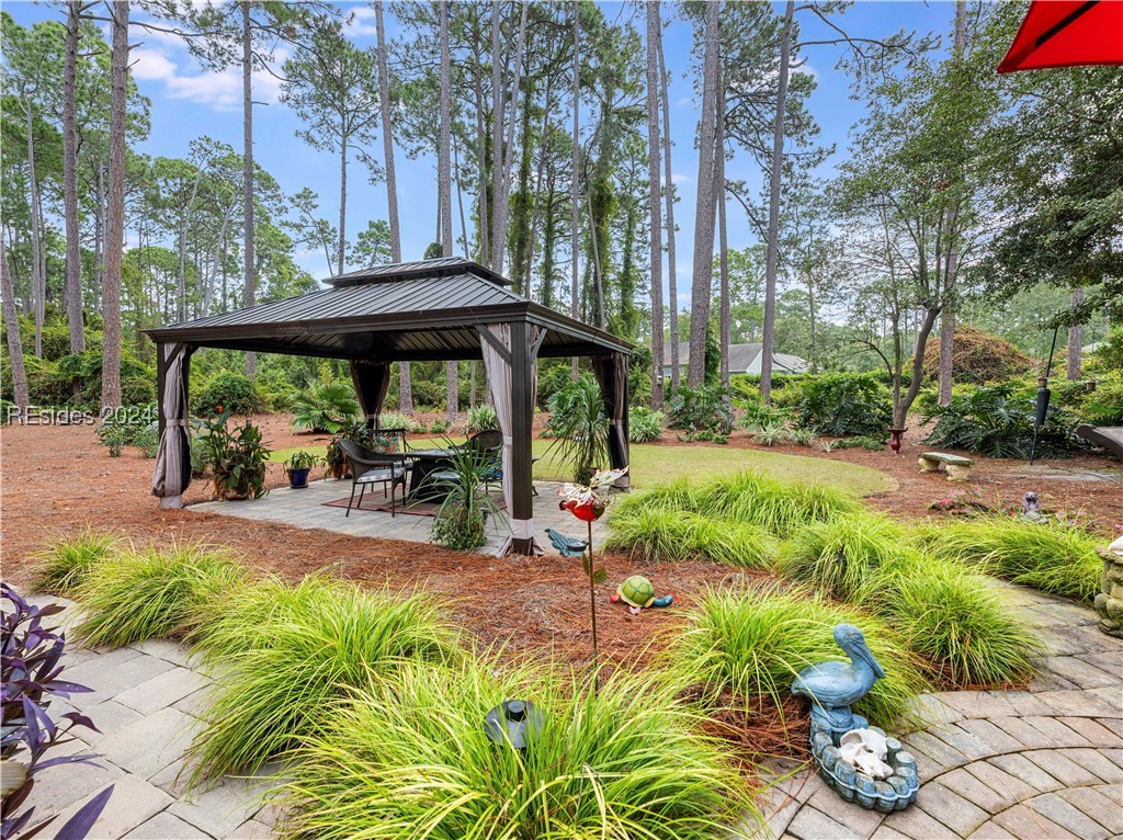 9 Sweetwater Ln