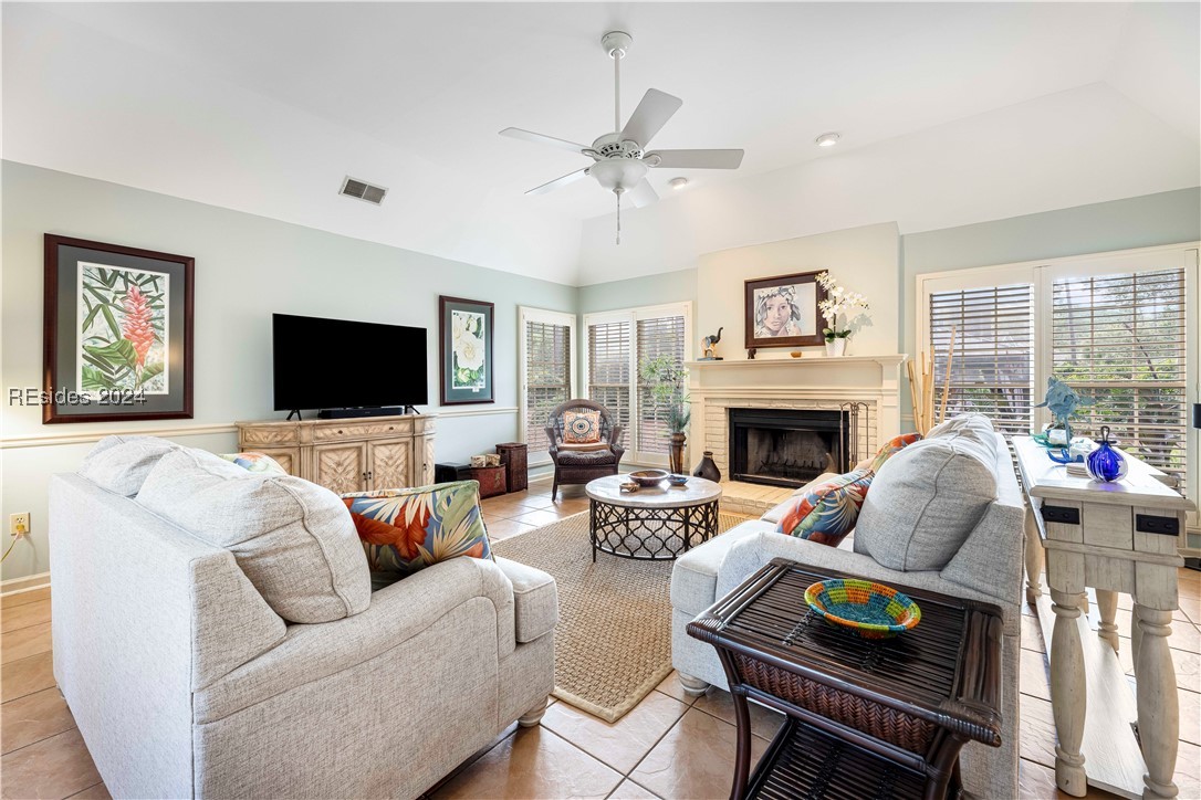 9 Sweetwater Ln
