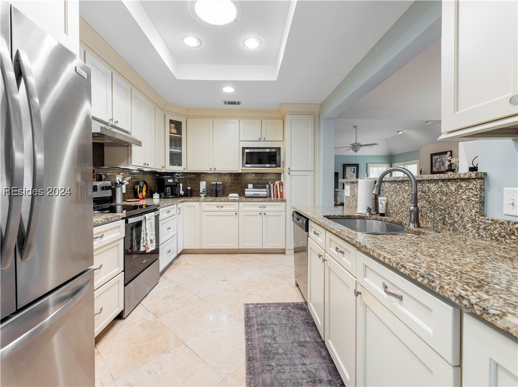 9 Sweetwater Ln