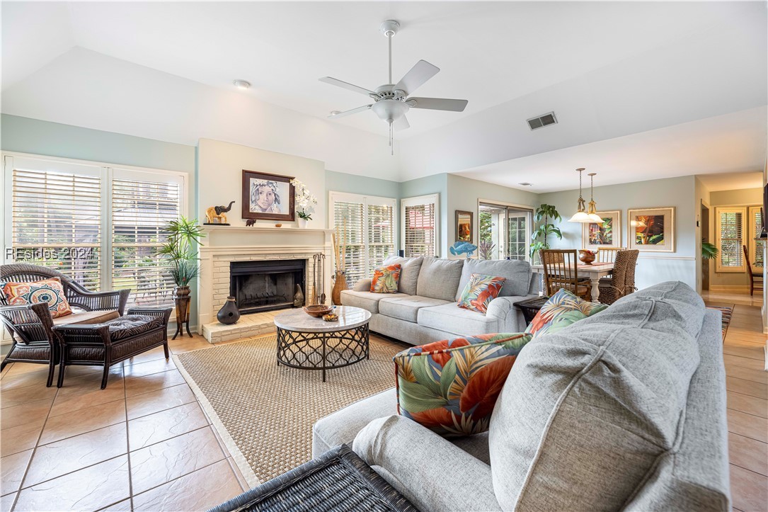 9 Sweetwater Ln