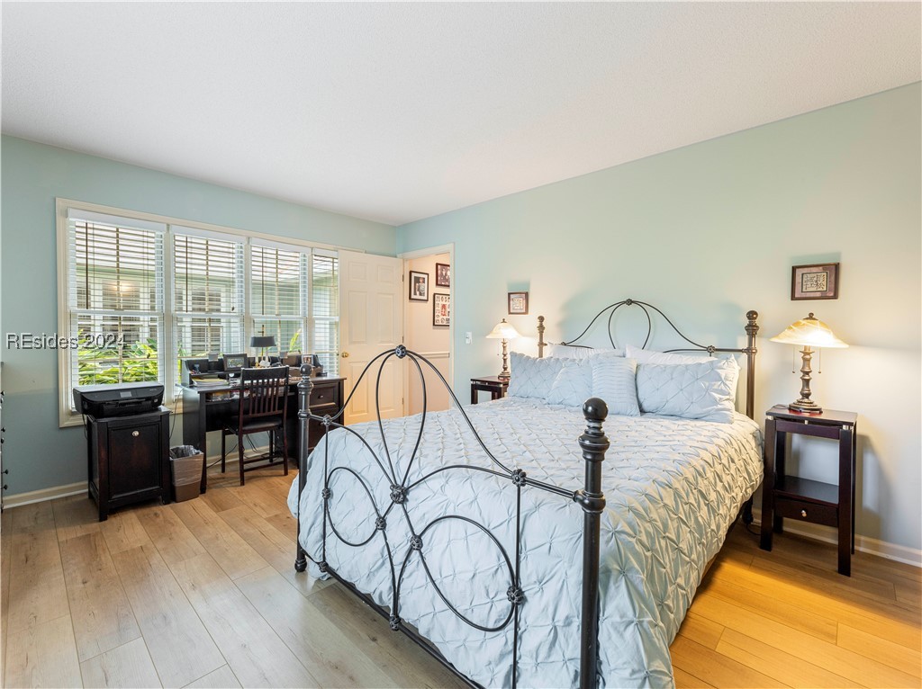 9 Sweetwater Ln