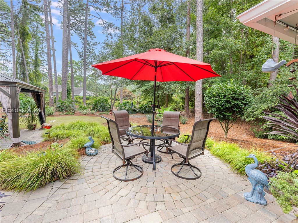 9 Sweetwater Ln