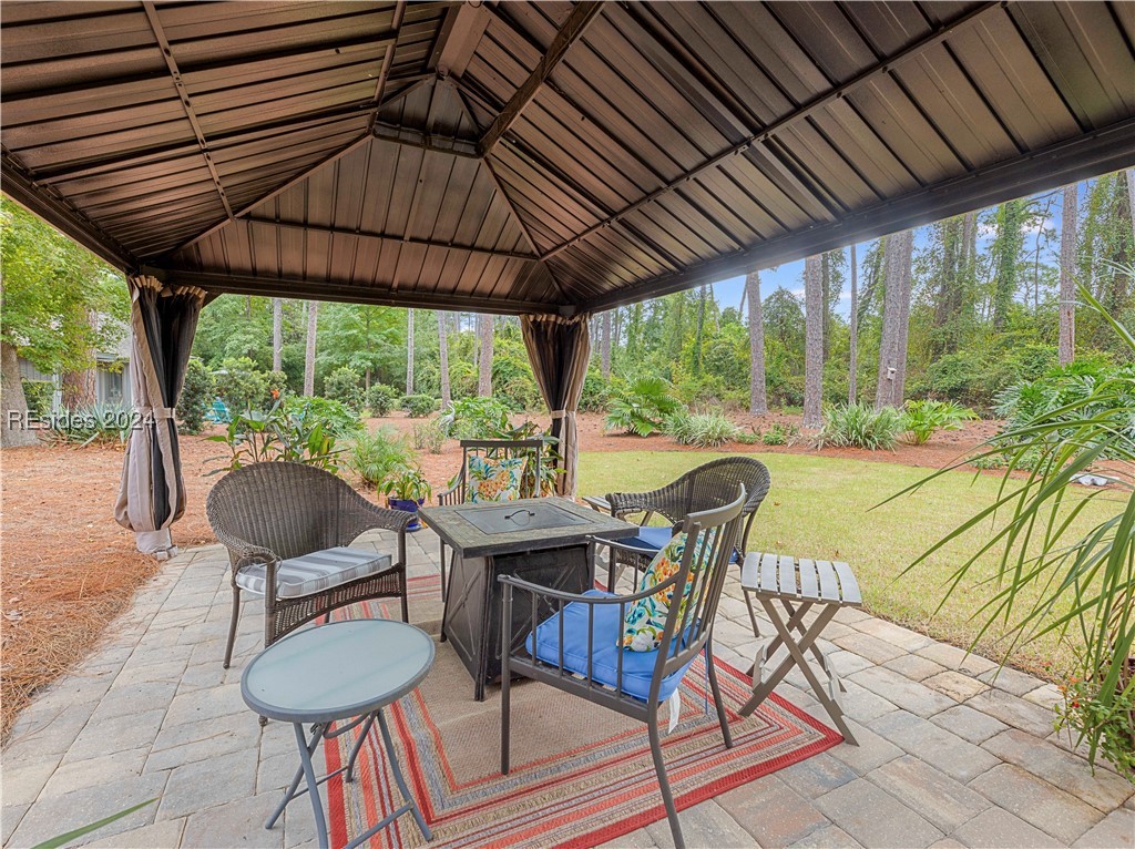 9 Sweetwater Ln