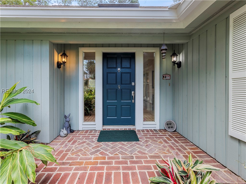 9 Sweetwater Ln