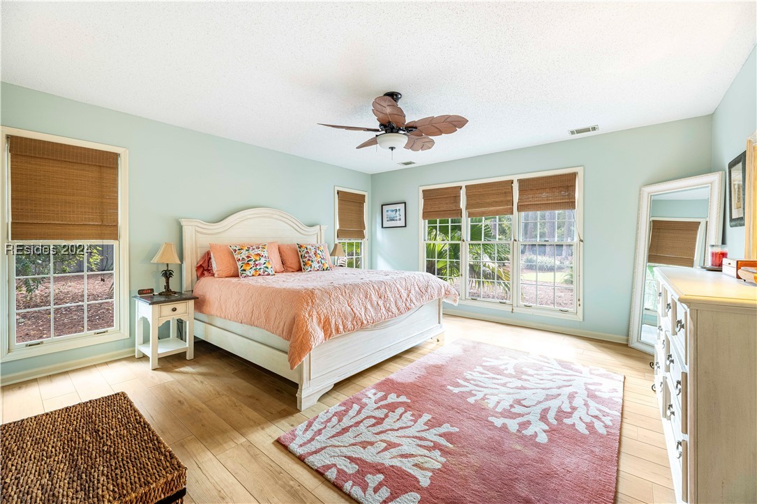 9 Sweetwater Ln