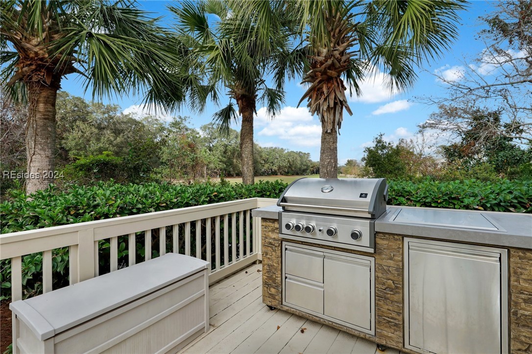 46 Fairway Winds Place