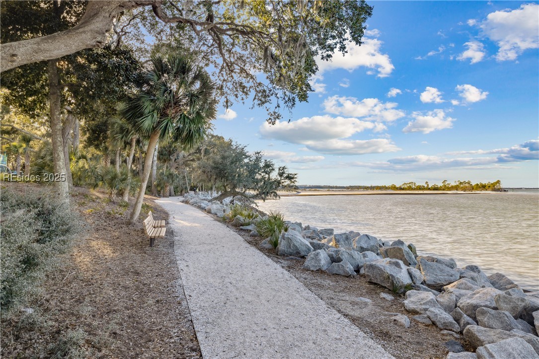9 Tall Pines Rd