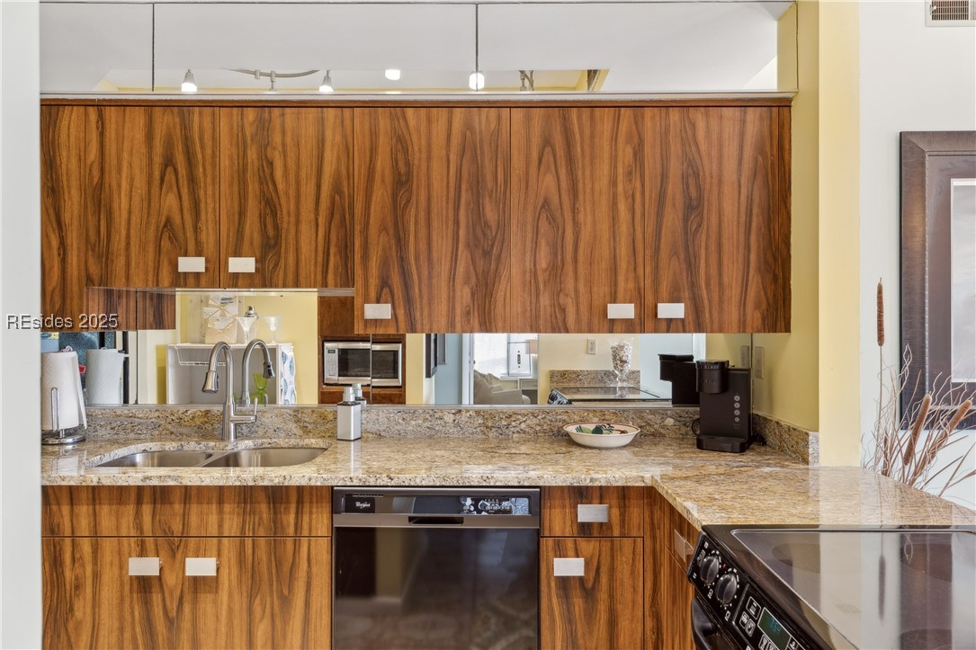 7 Shelter Cove Ln #7557