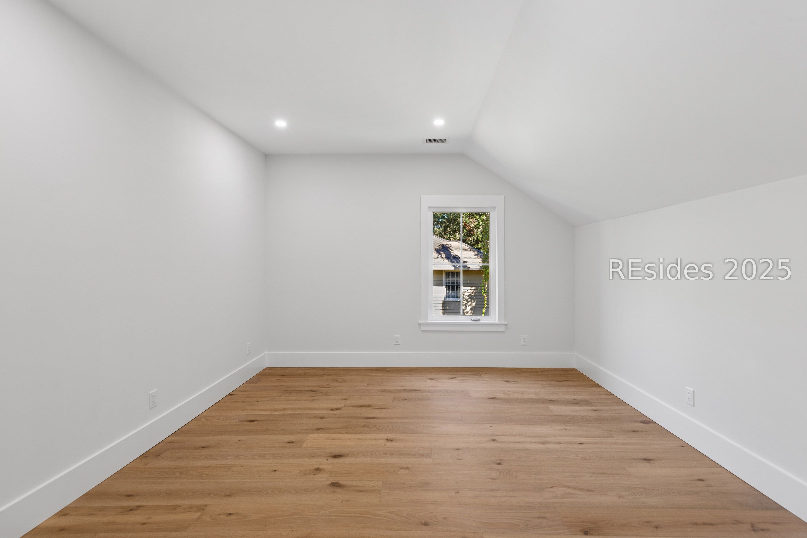 12 Bateau Rd