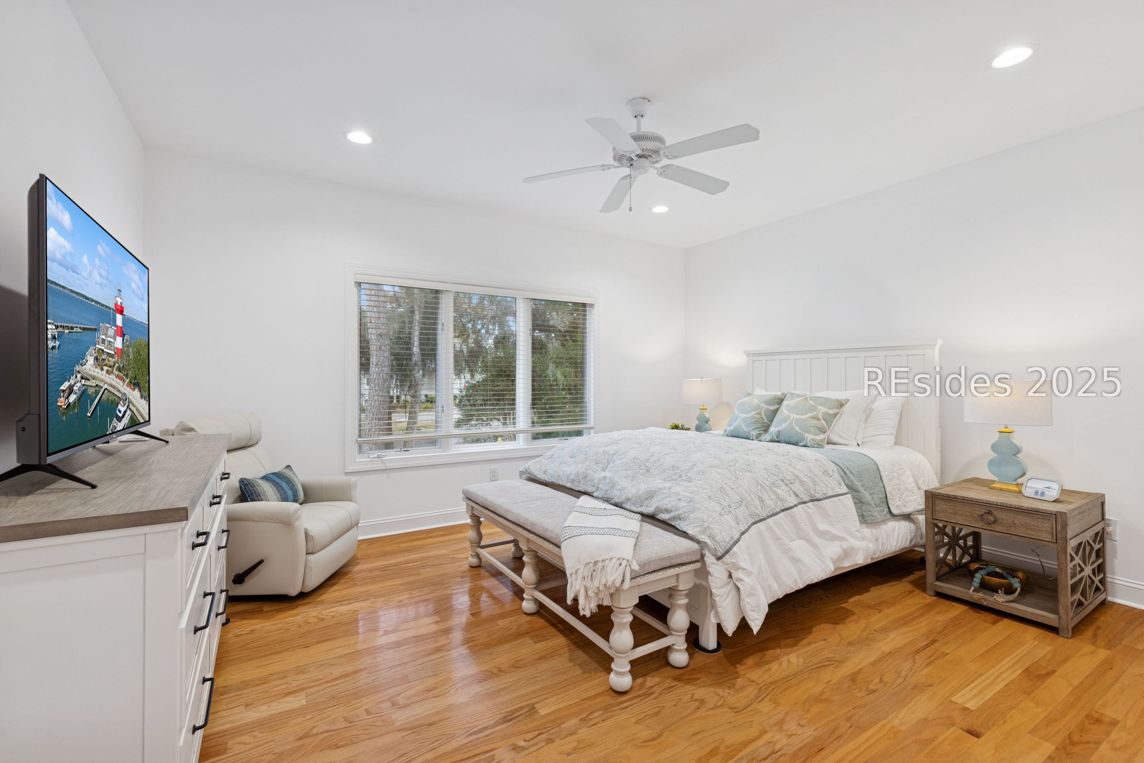25 Ridgewood Ln