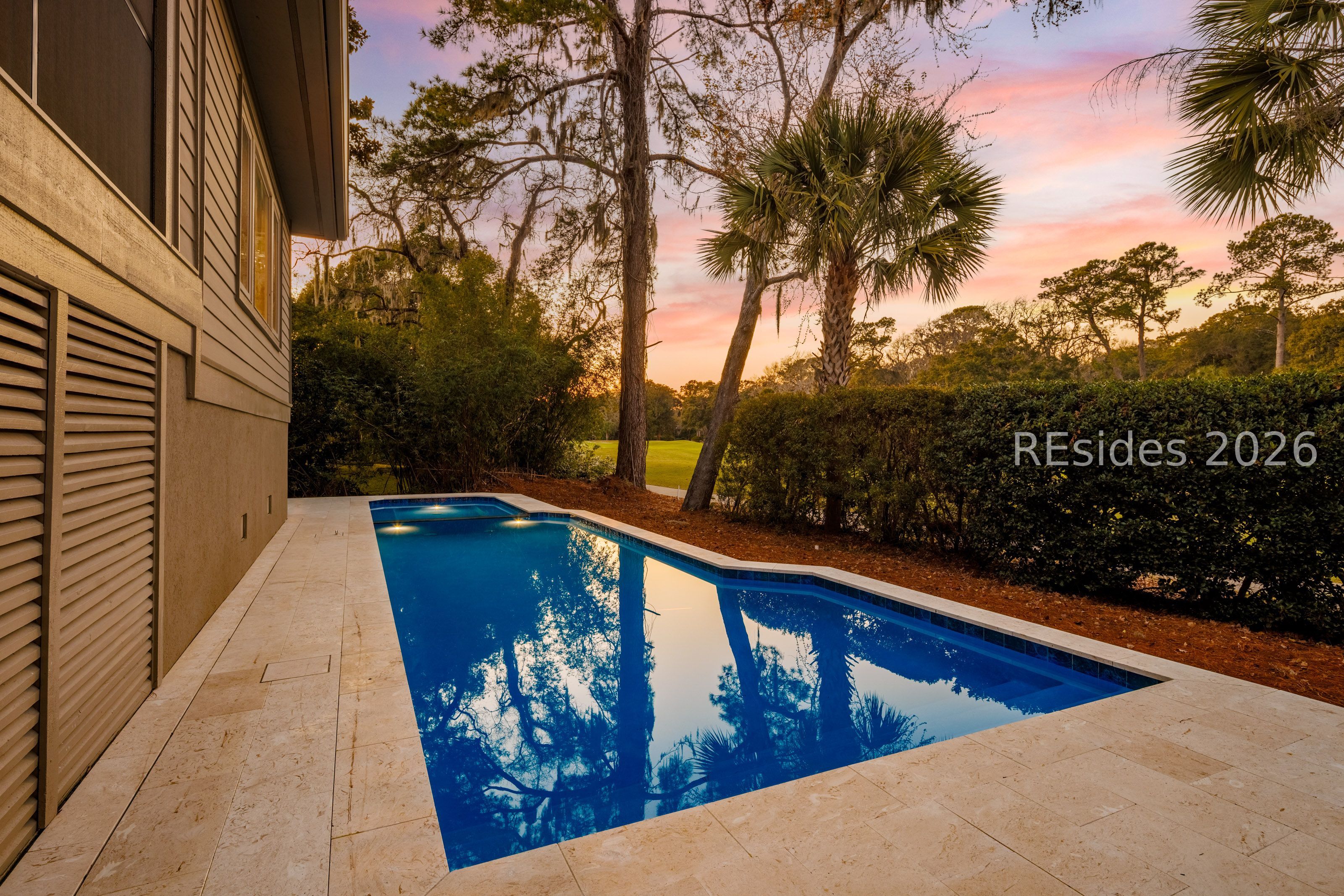 25 Ridgewood Ln