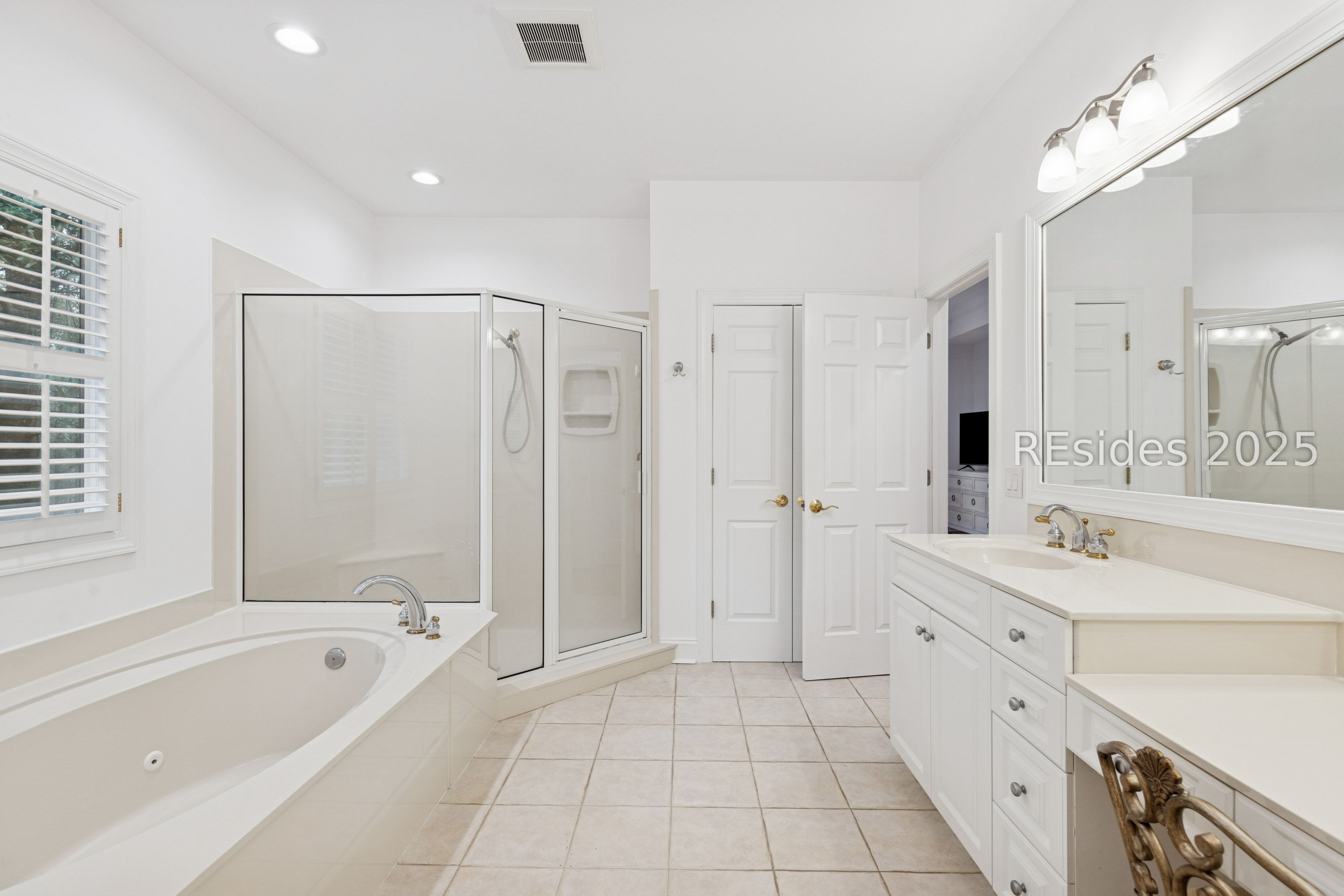 25 Ridgewood Ln