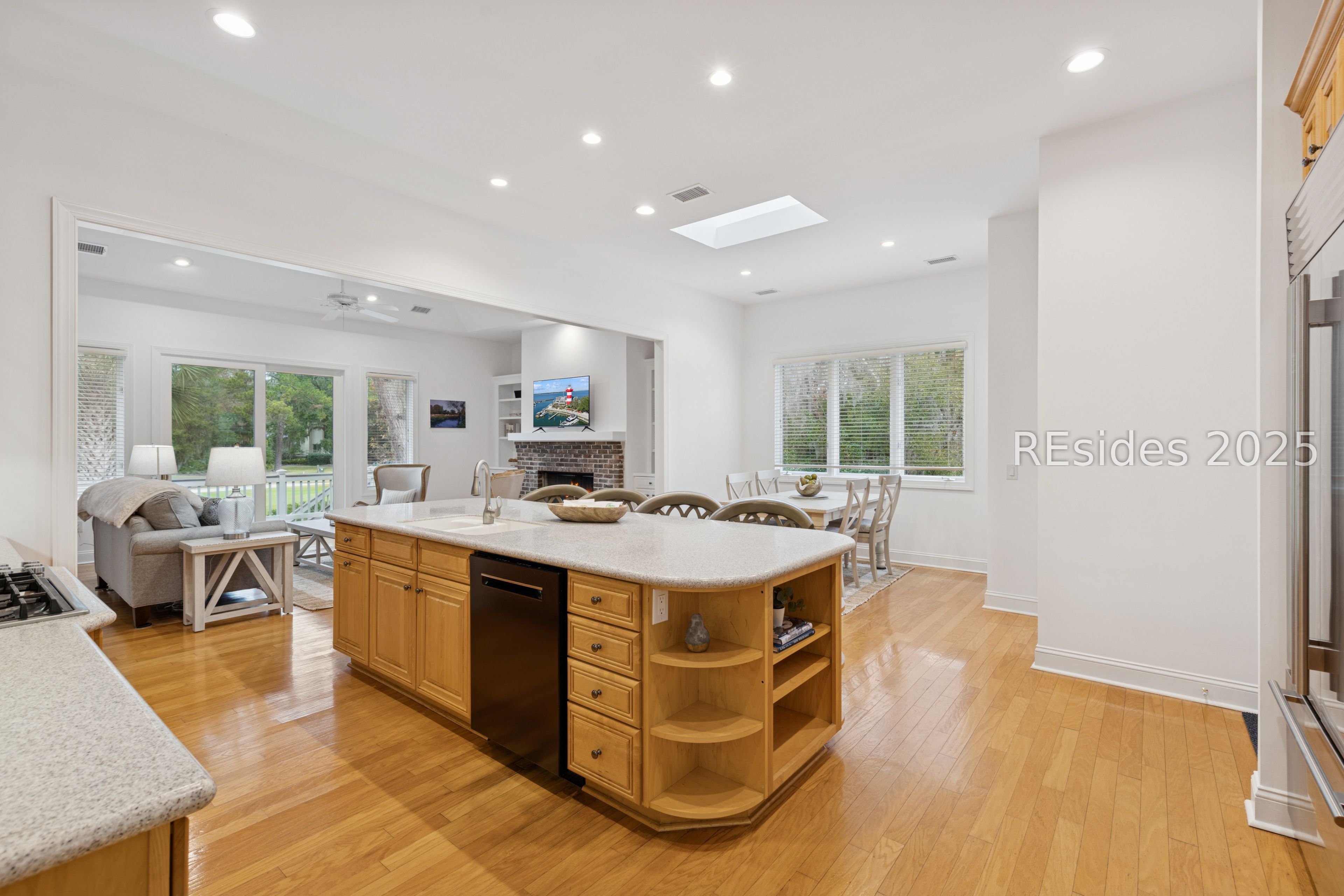 25 Ridgewood Ln