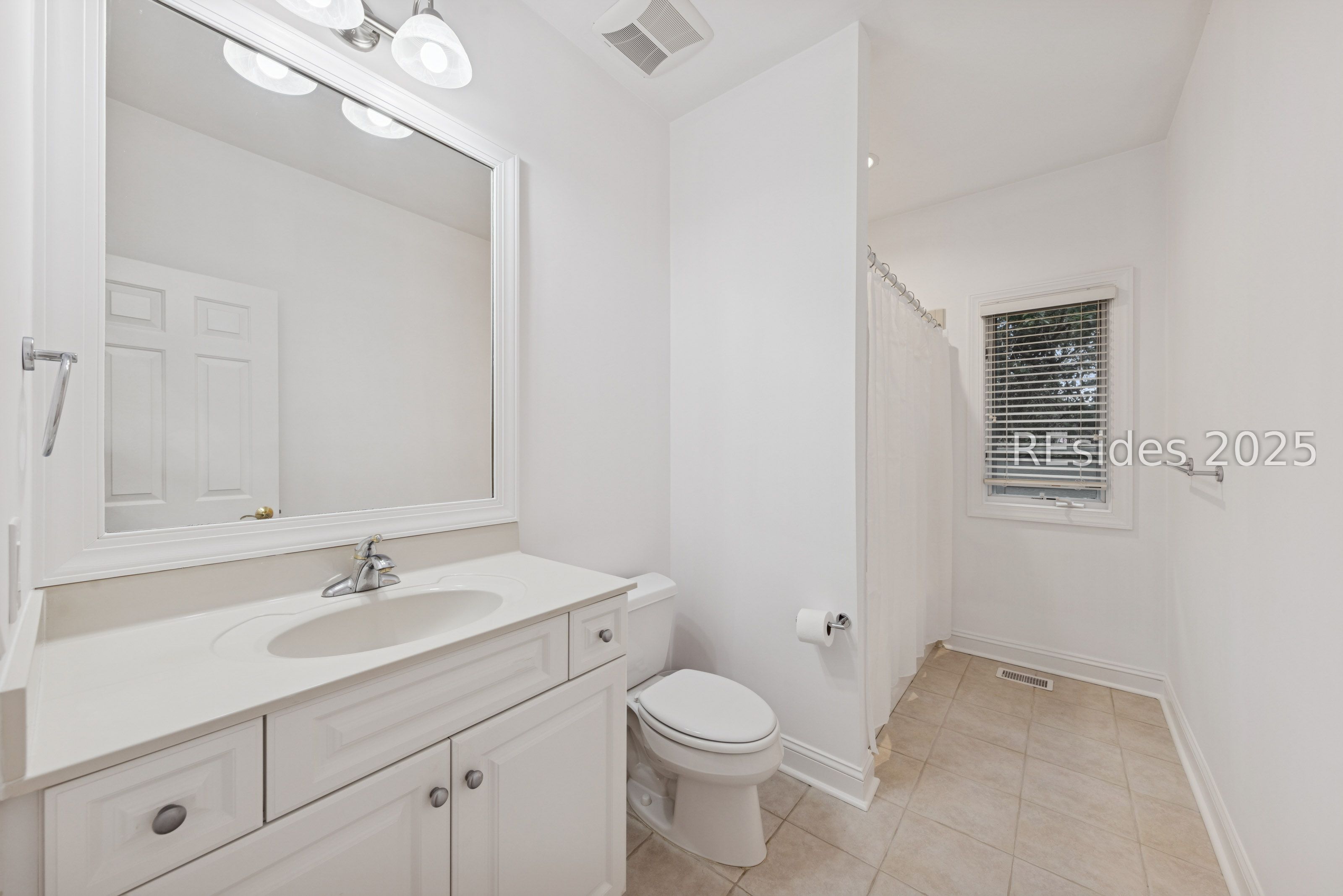 25 Ridgewood Ln