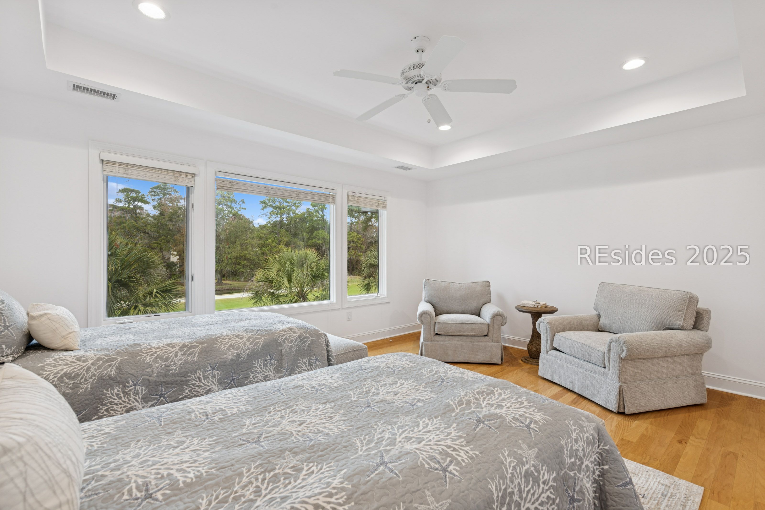 25 Ridgewood Ln