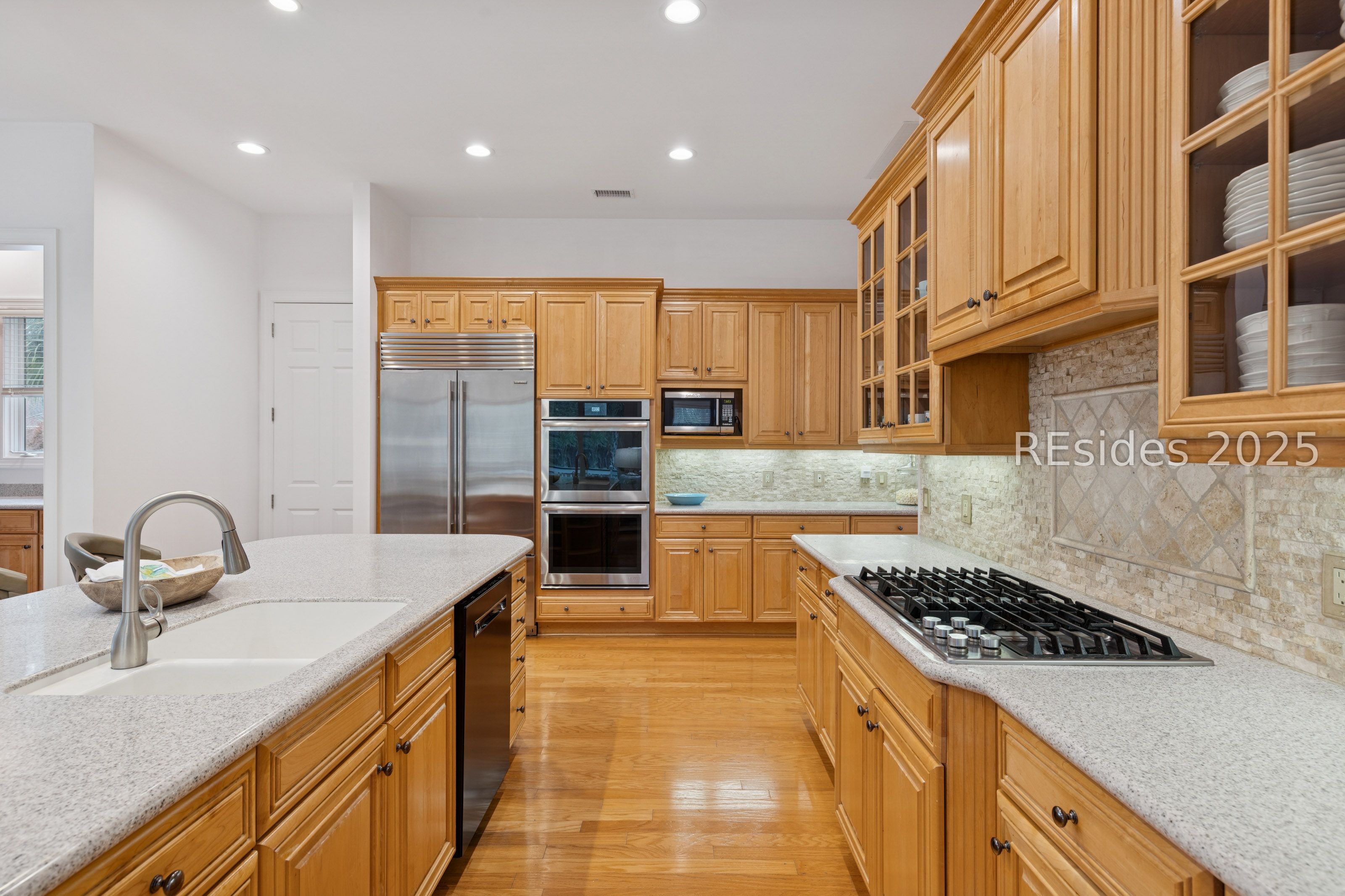 25 Ridgewood Ln
