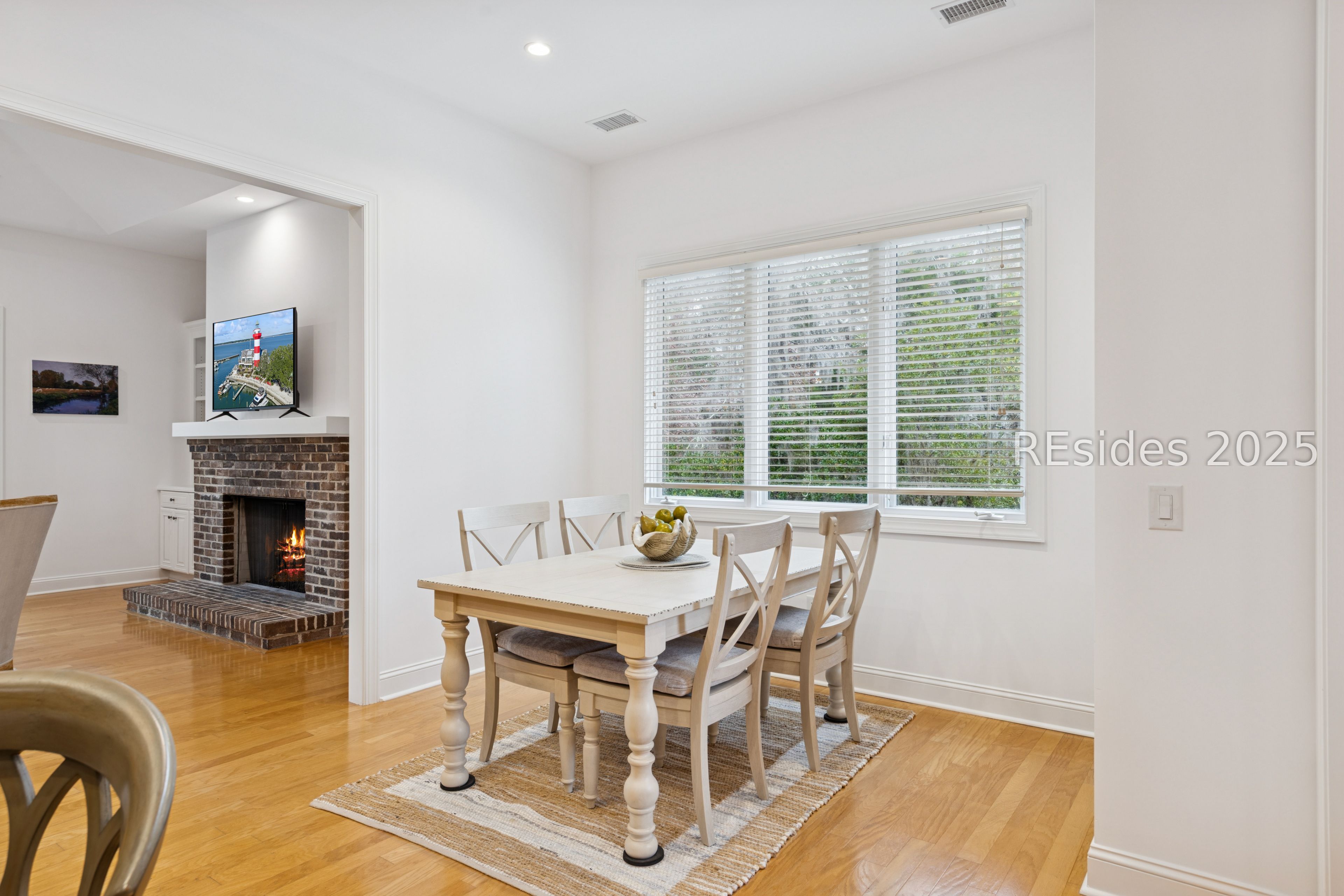 25 Ridgewood Ln