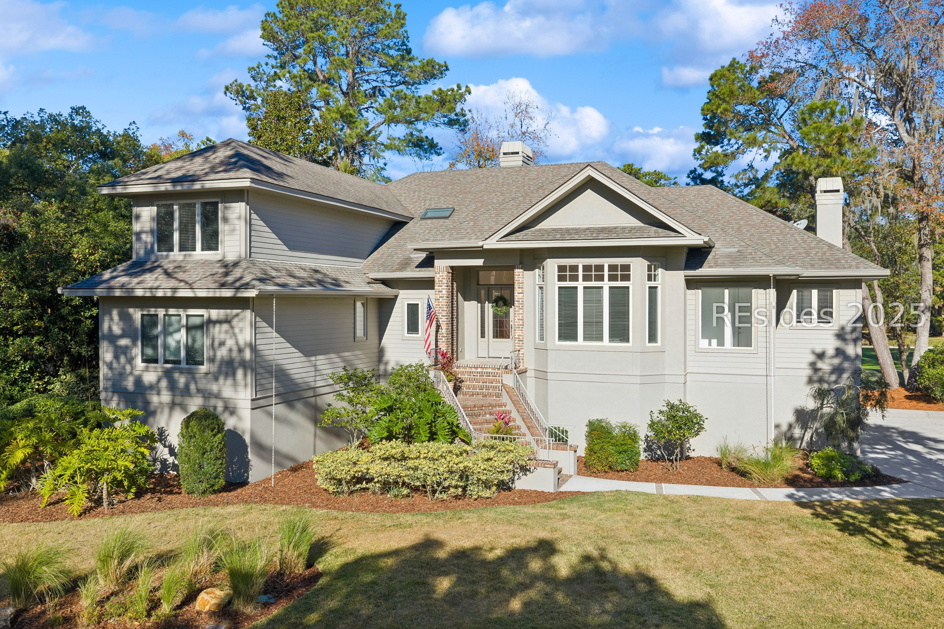 25 Ridgewood Ln