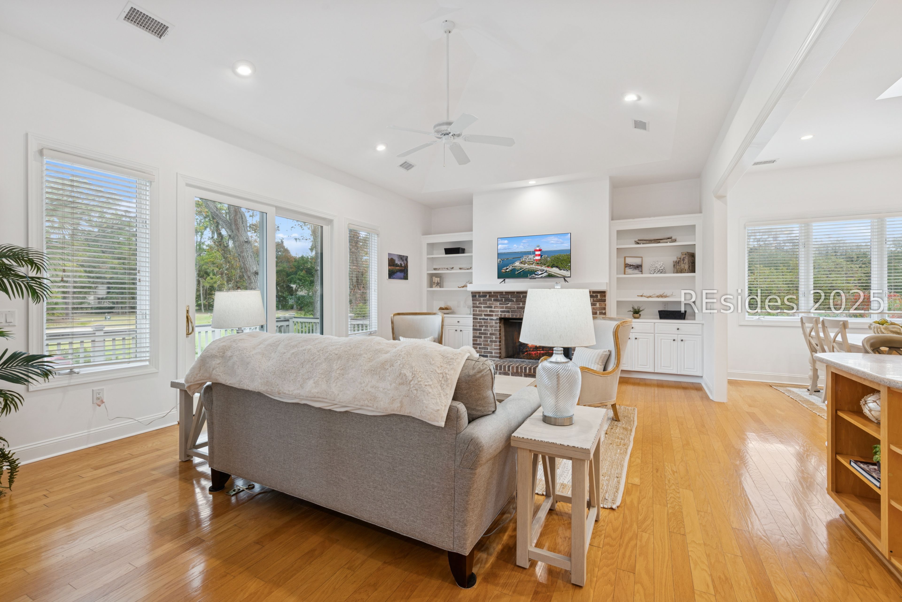 25 Ridgewood Ln