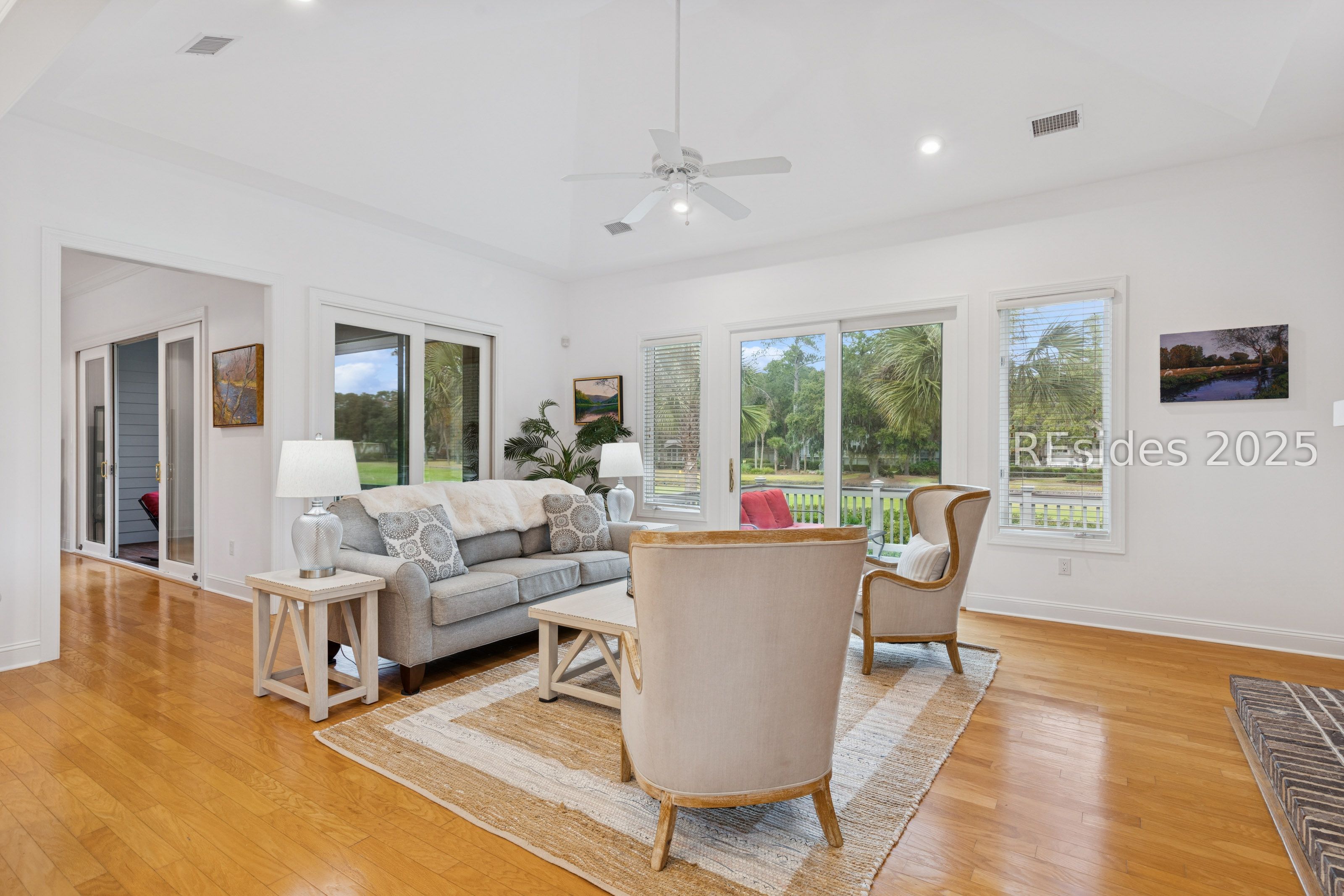 25 Ridgewood Ln