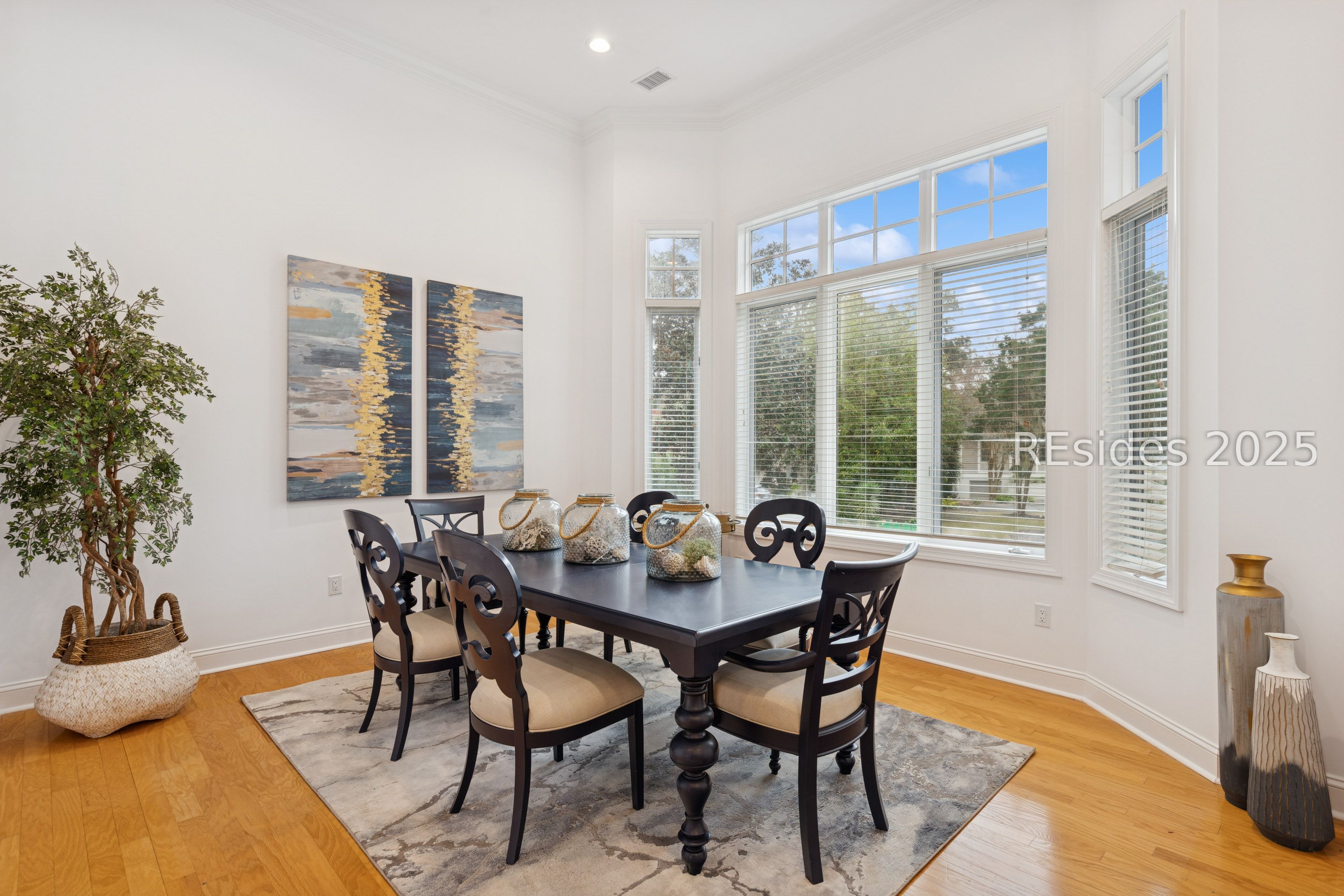 25 Ridgewood Ln