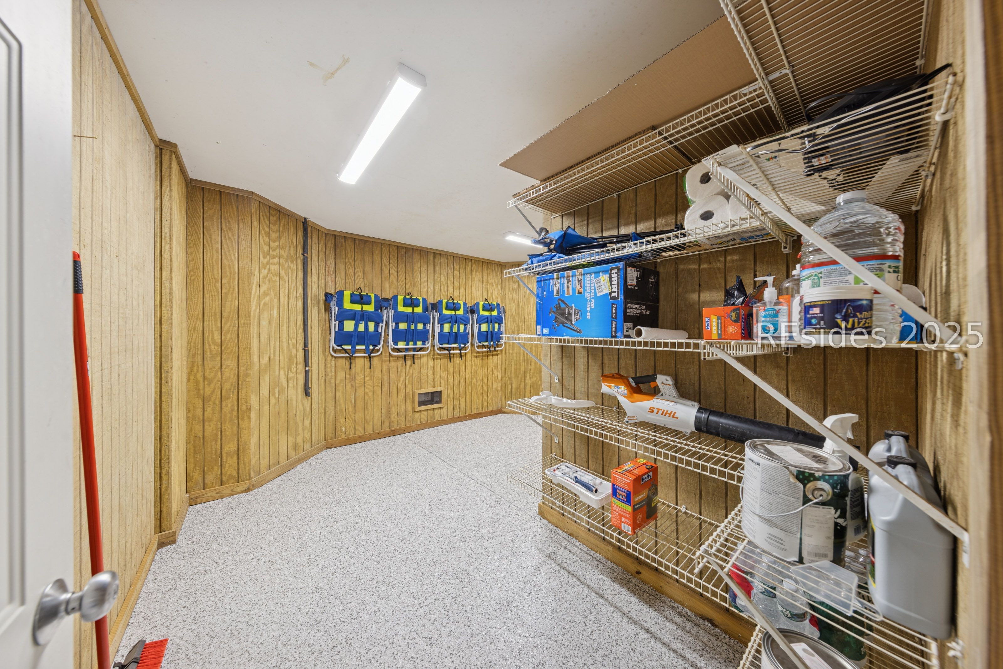 25 Ridgewood Ln