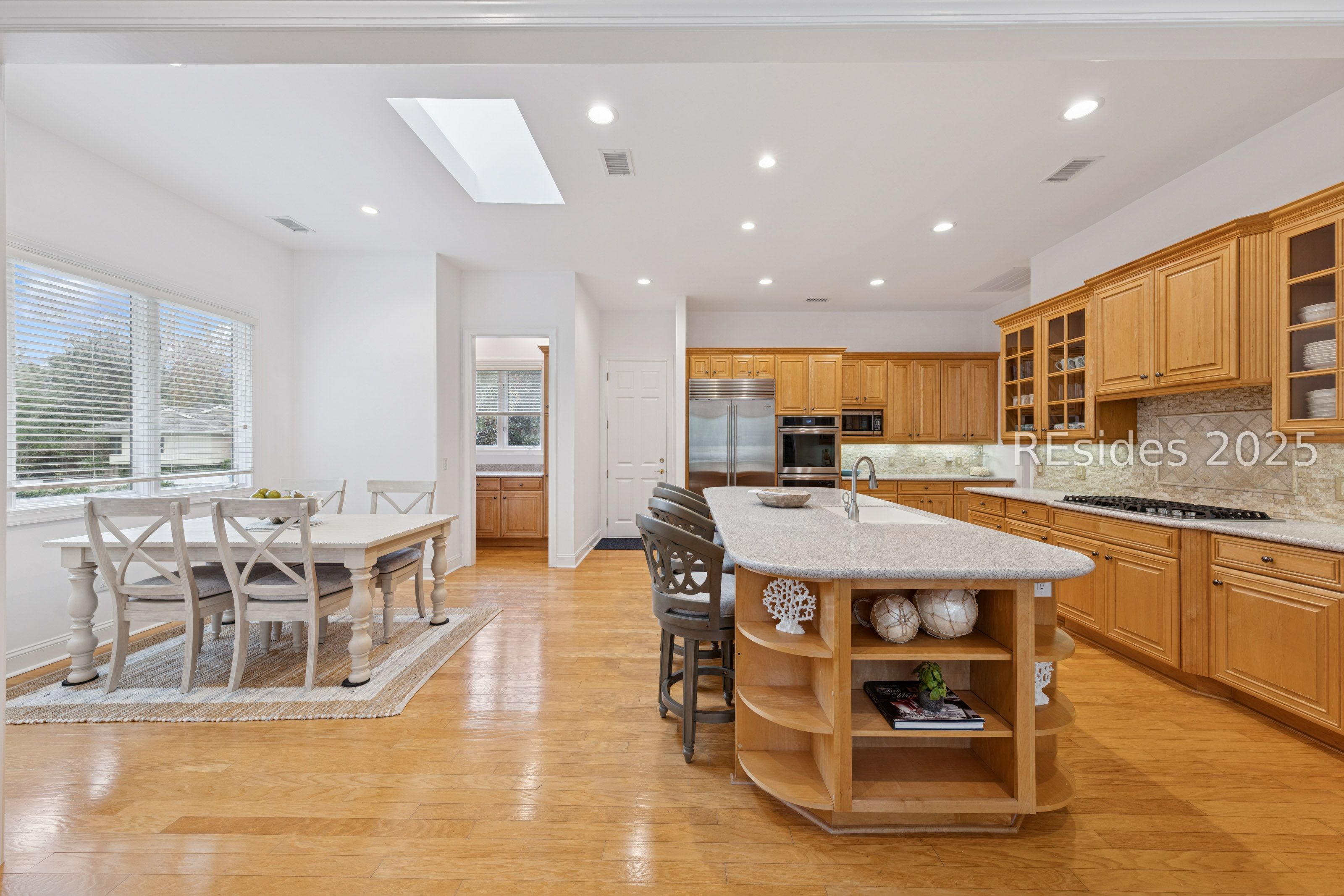 25 Ridgewood Ln