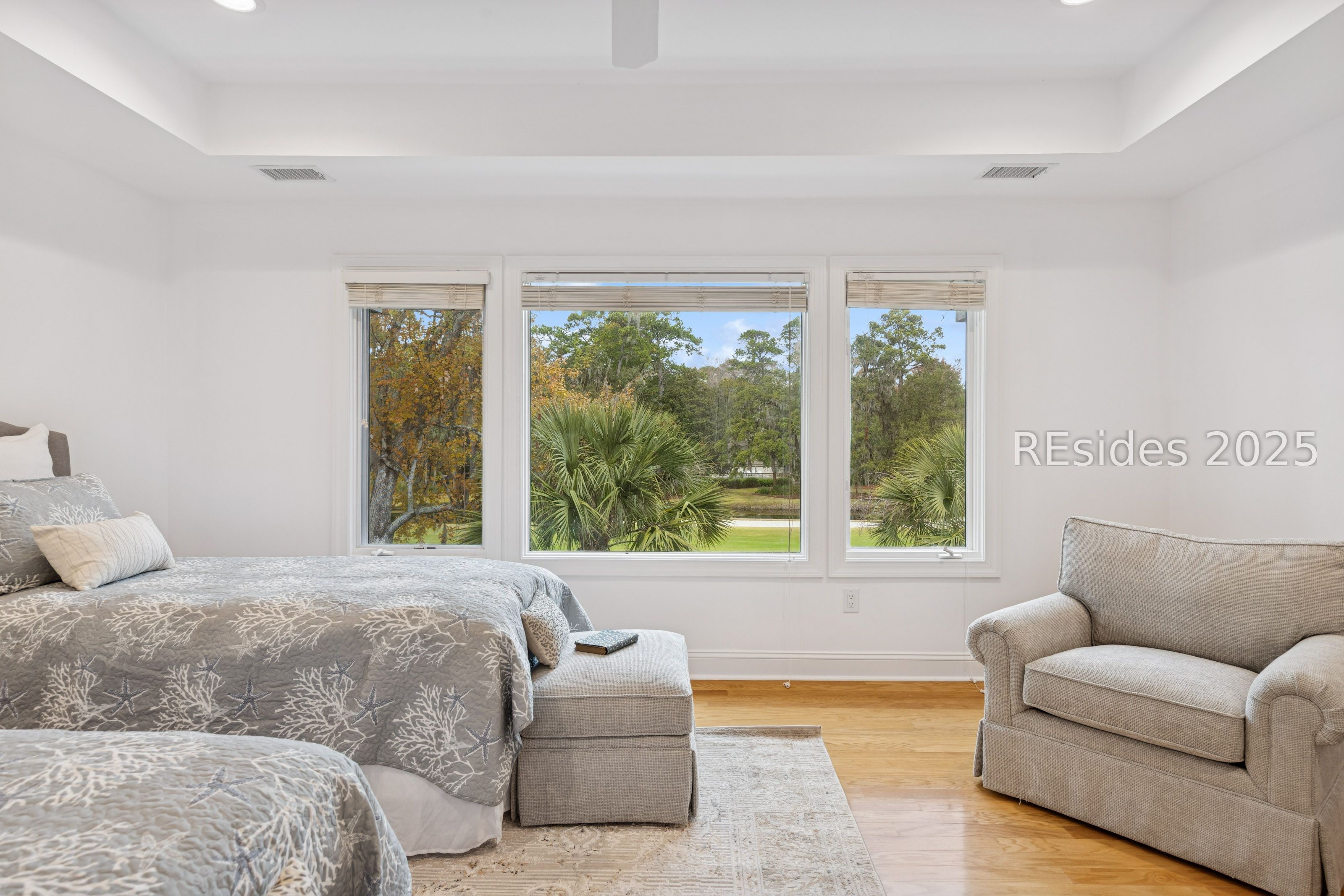 25 Ridgewood Ln
