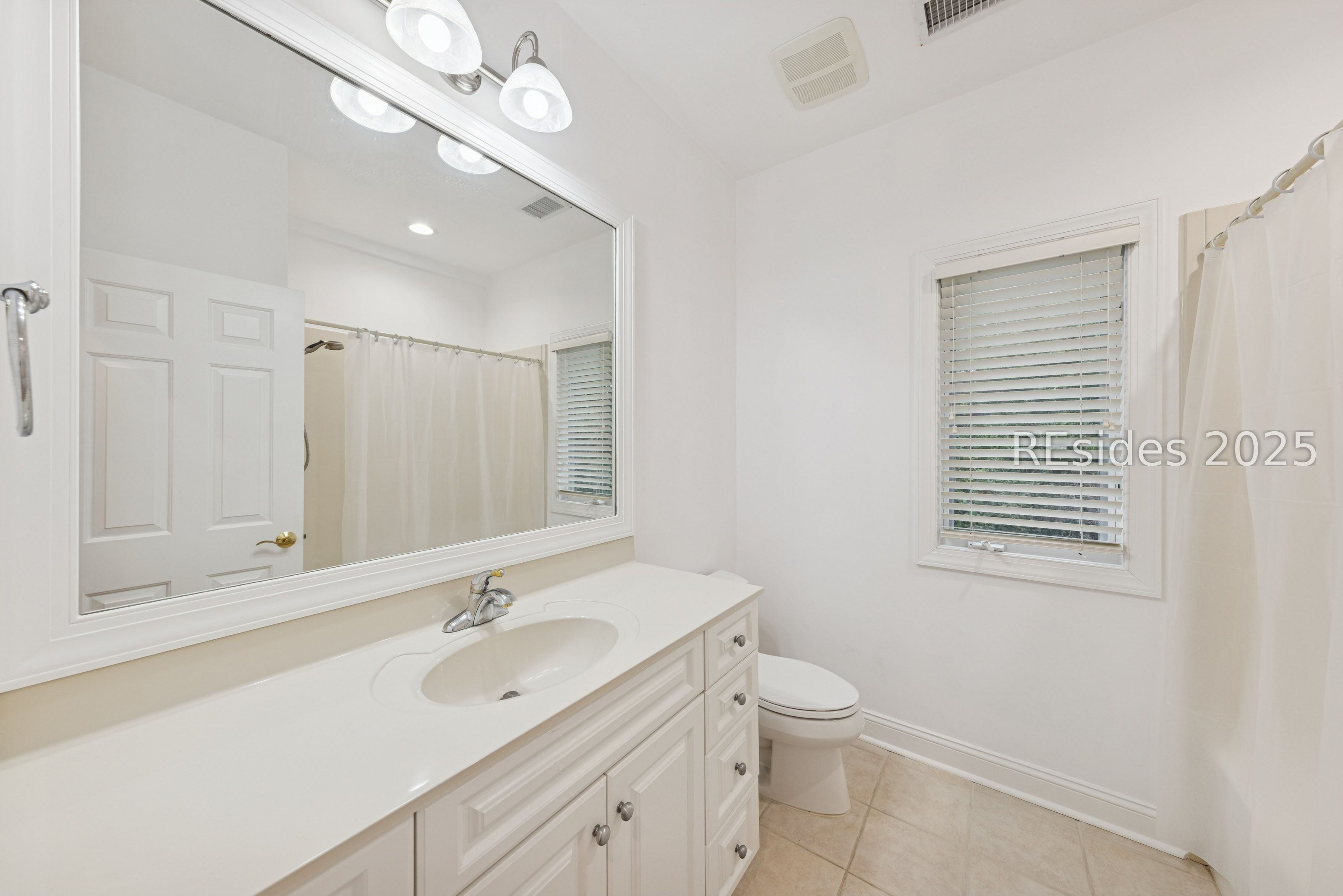 25 Ridgewood Ln