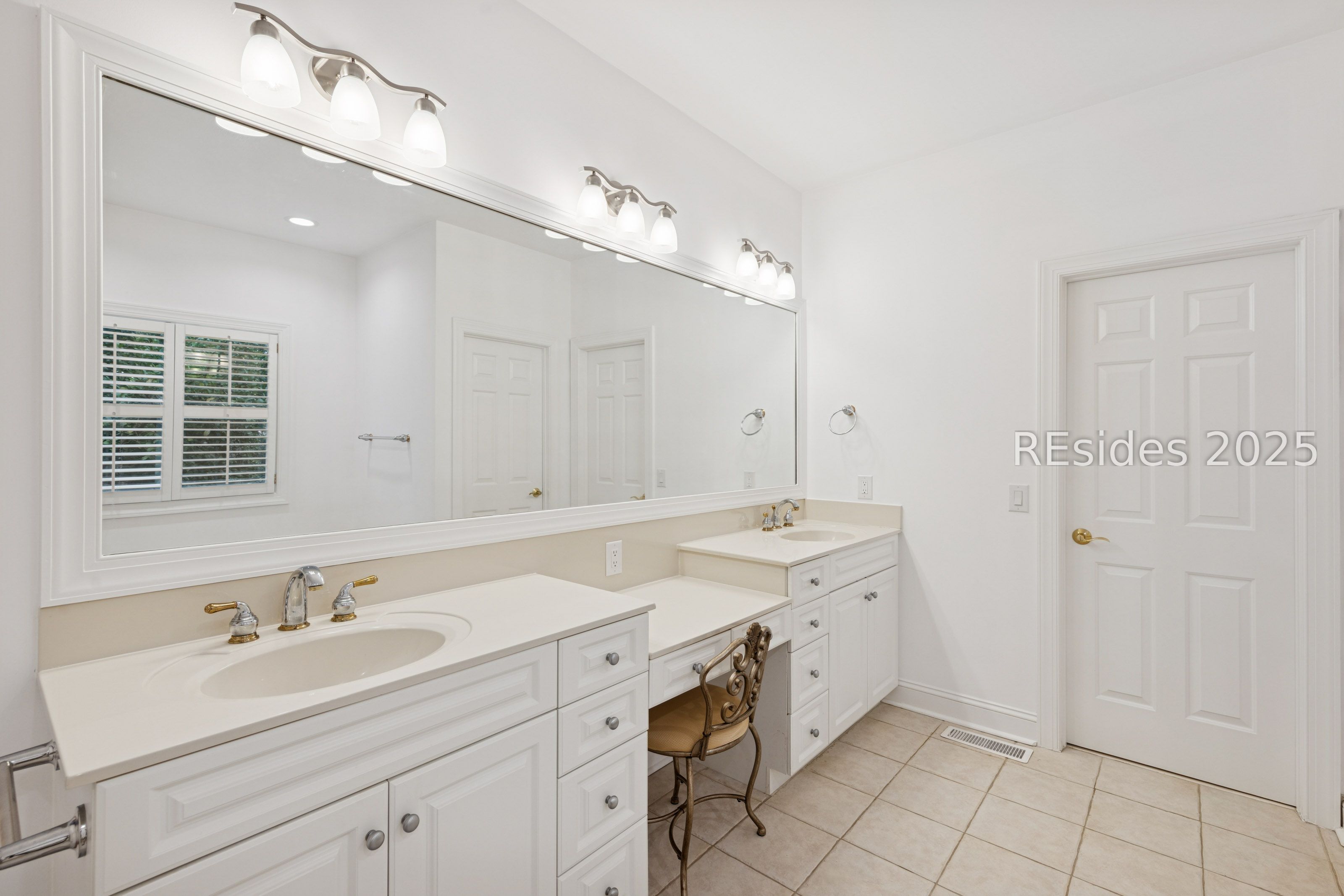 25 Ridgewood Ln