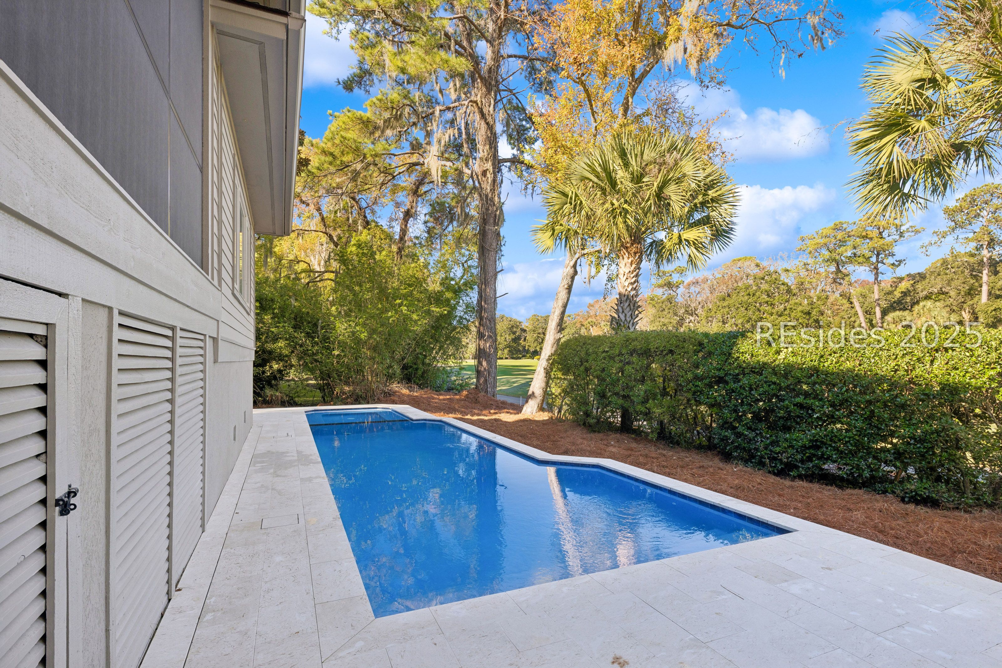 25 Ridgewood Ln