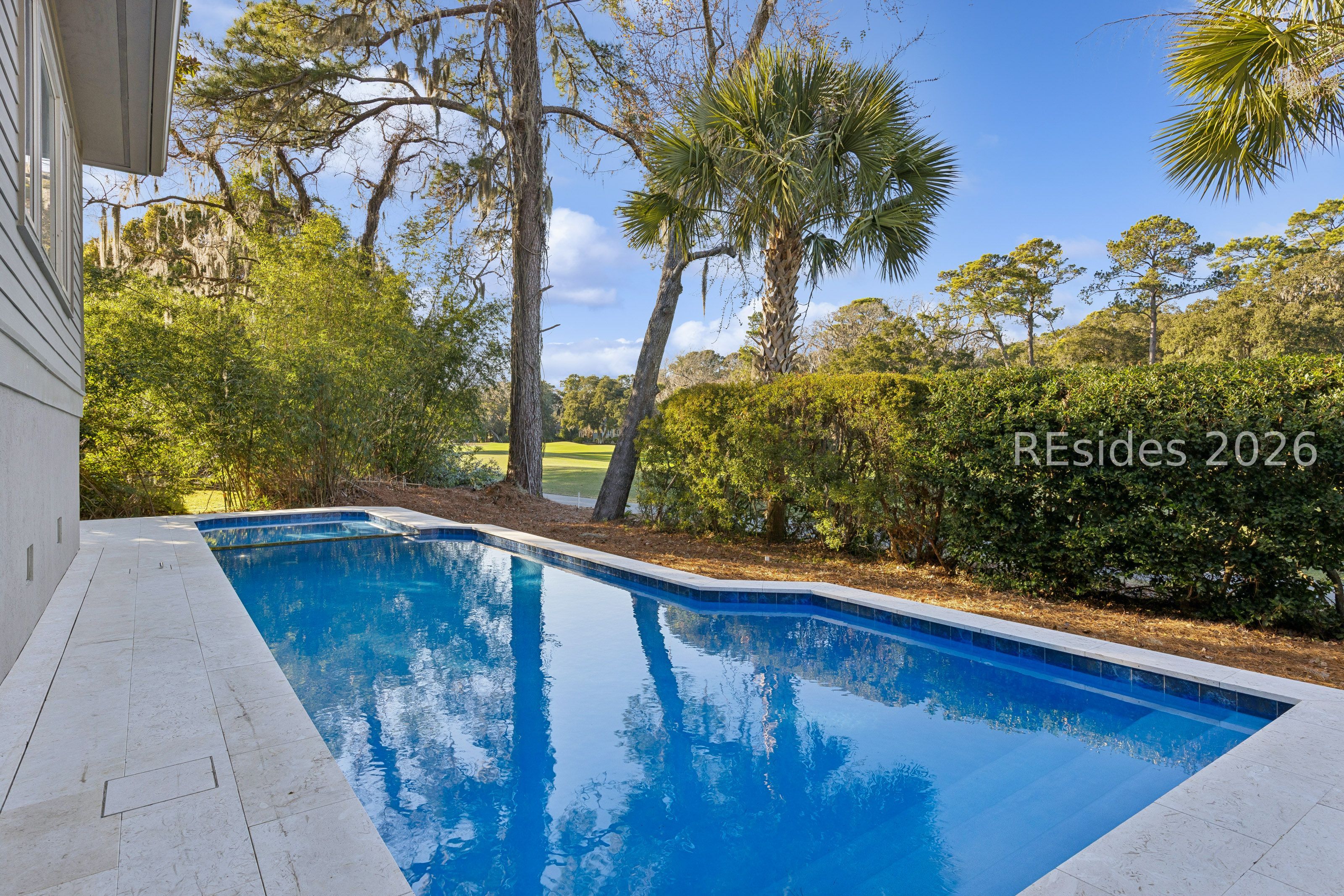 25 Ridgewood Ln