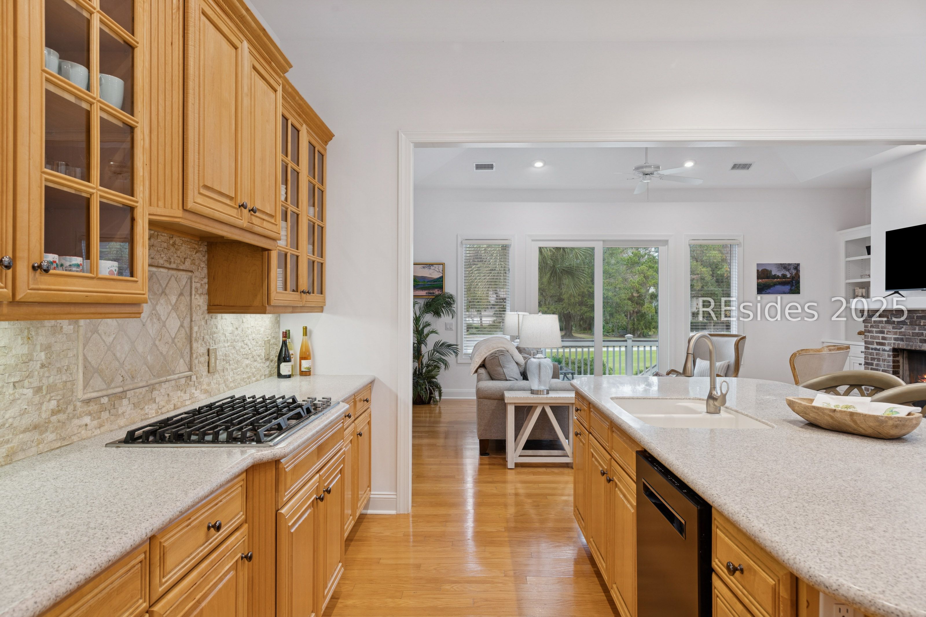 25 Ridgewood Ln
