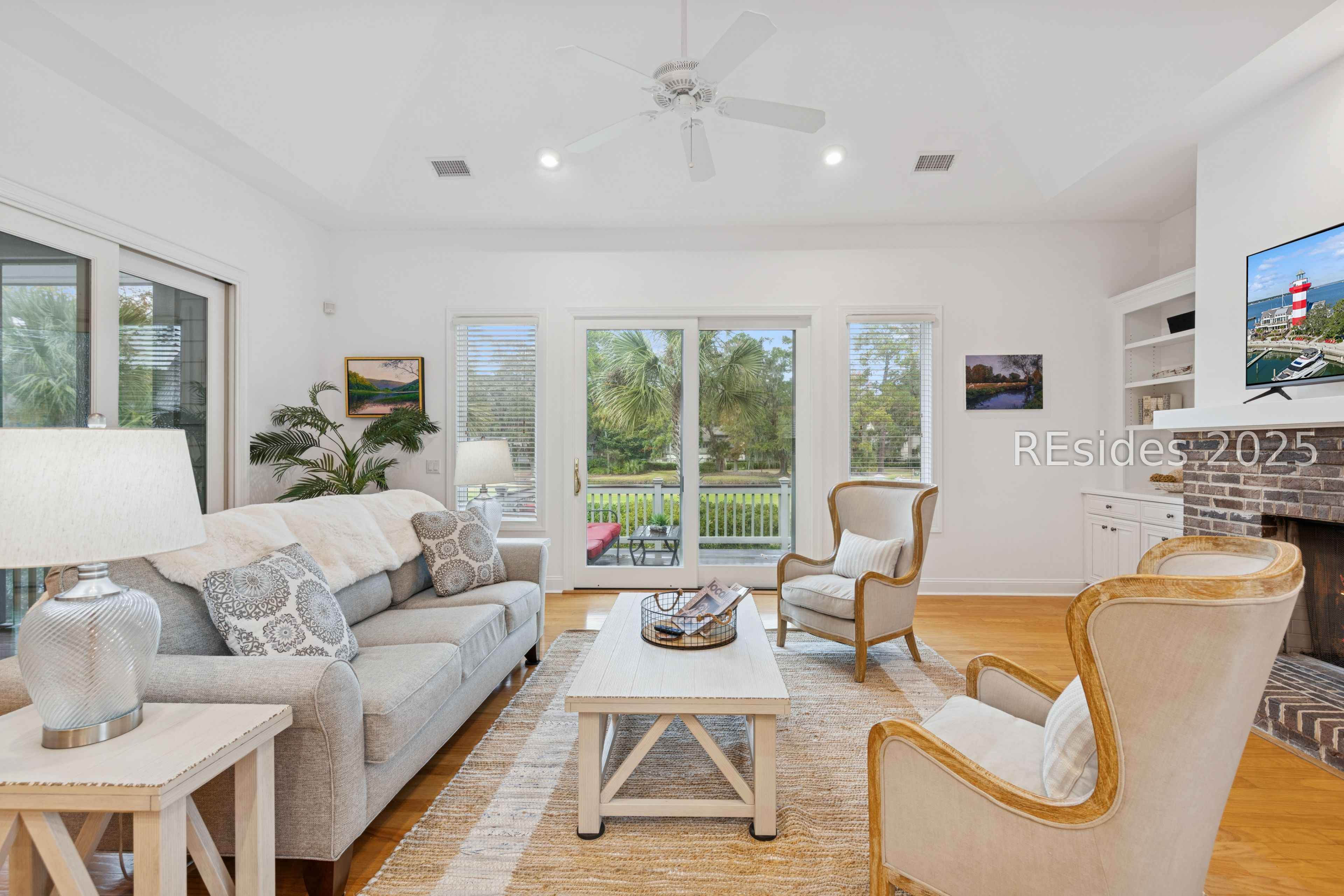 25 Ridgewood Ln