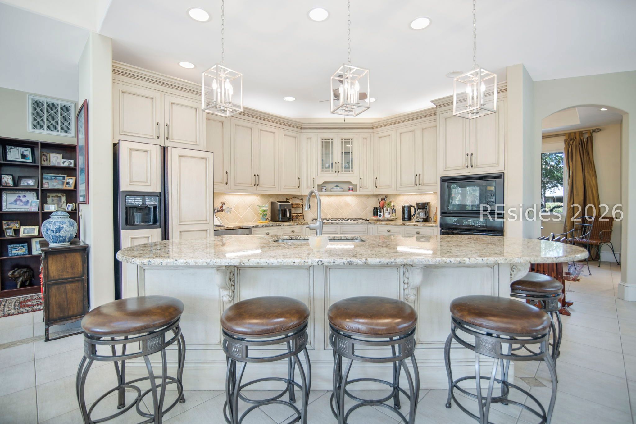 21 Pine Island Court