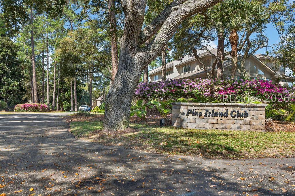 21 Pine Island Court