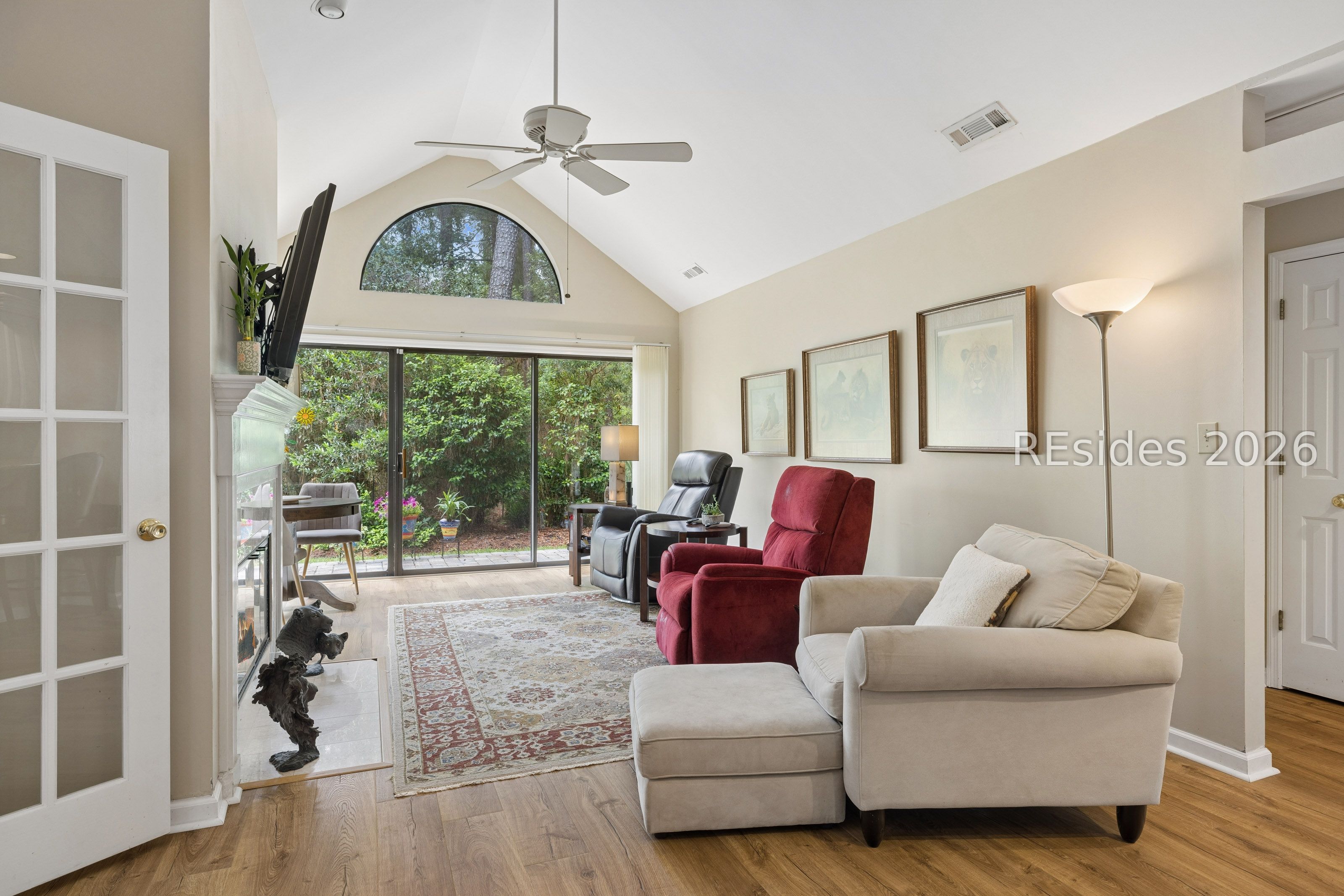 20 Honey Locust Circle